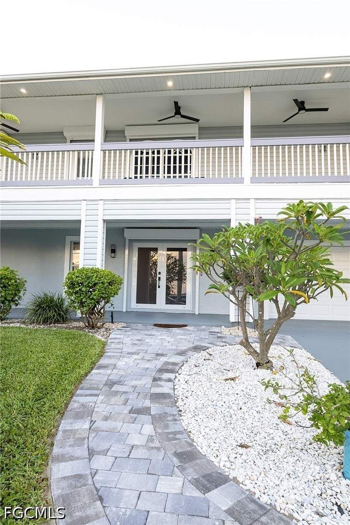 3 bedroom SingleFamilyResidence at 647 Coral Dr, Cape Coral, Cape Coral — photo 2