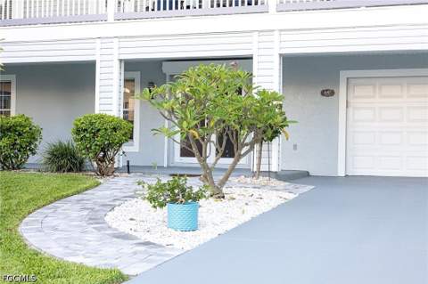 647 Coral Dr, Cape Coral FL - photo 6 of 74