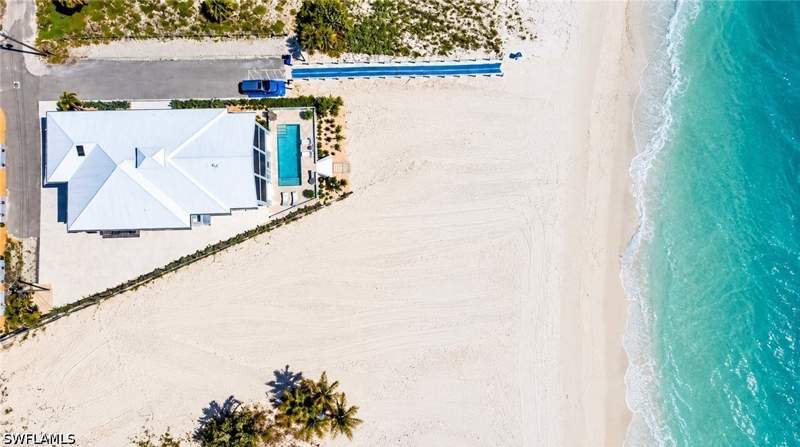 6 bedroom SingleFamilyResidence at 61 Mango St, Seagrape, Fort Myers Beach — photo 3