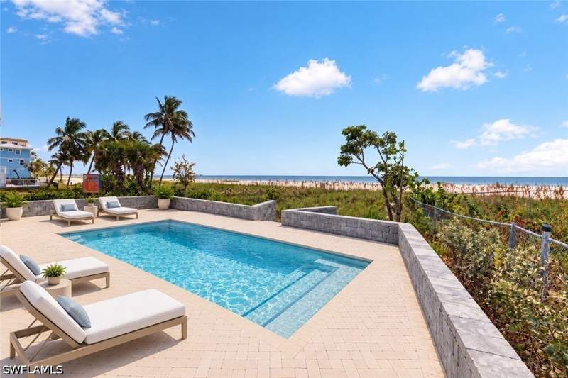 6 bedroom SingleFamilyResidence at 61 Mango St, Seagrape, Fort Myers Beach — photo 5