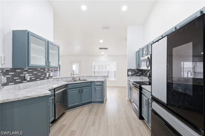 4 bedroom SingleFamilyResidence at 2009 NE 13th Pl, Cape Coral, Cape Coral — photo 5