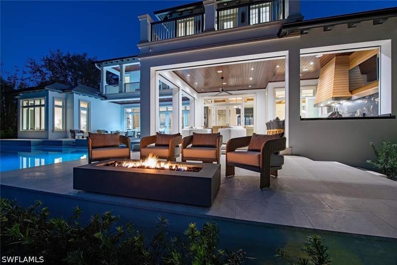5 bedroom SingleFamilyResidence at 275 Spring Line Dr, Moorings, Naples — photo 5