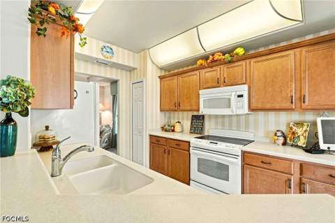 11601 Navarro Way 2107, Fort Myers FL - photo 10 of 36