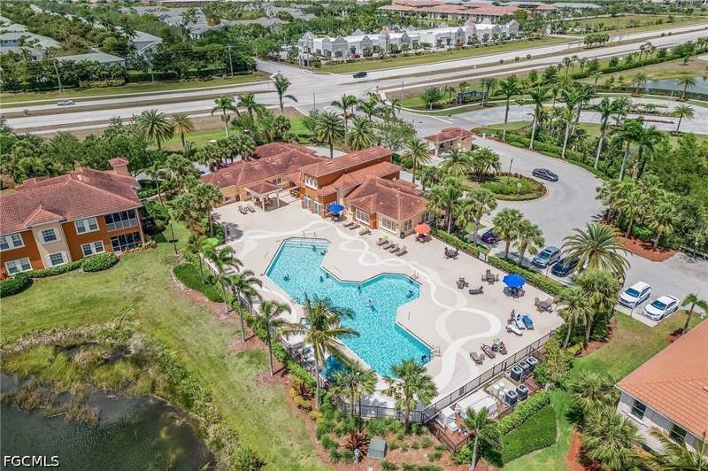 3 bedroom Townhouse at 10140 Via Colomba Cir, Marbella On Cypress, Fort Myers — photo 2