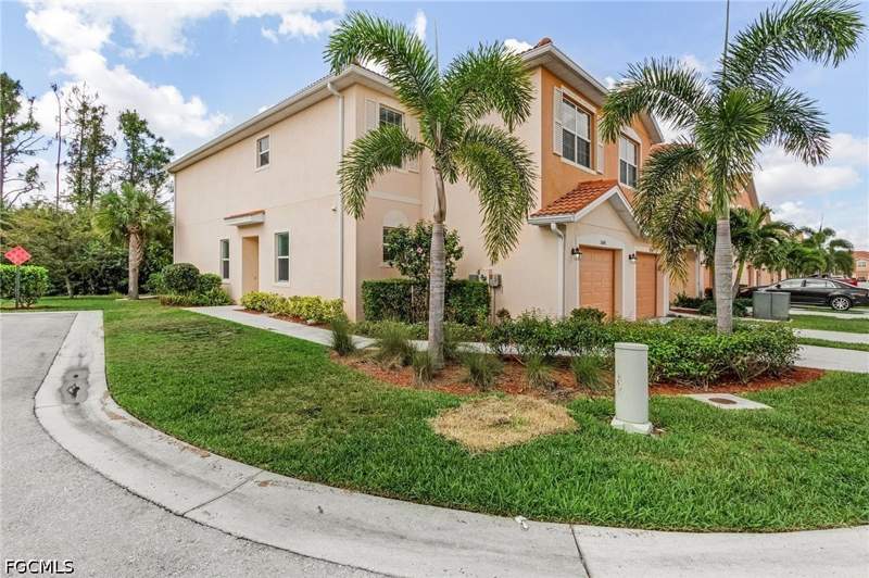 3 bedroom Townhouse at 10140 Via Colomba Cir, Marbella On Cypress, Fort Myers — photo 4