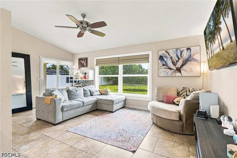 3 bedroom SingleFamilyResidence at 222 SW 44th St, Cape Coral, Cape Coral — photo 1