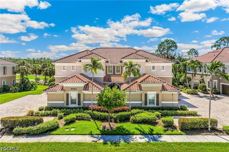 2 bedroom Condominium at 10361 Glastonbury Cir 101, Somerset, Fort Myers — photo 2