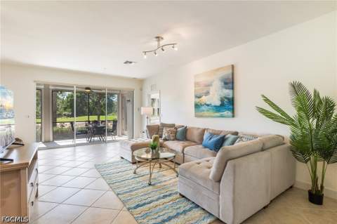 10361 Glastonbury Cir 101, Fort Myers FL - photo 6 of 32