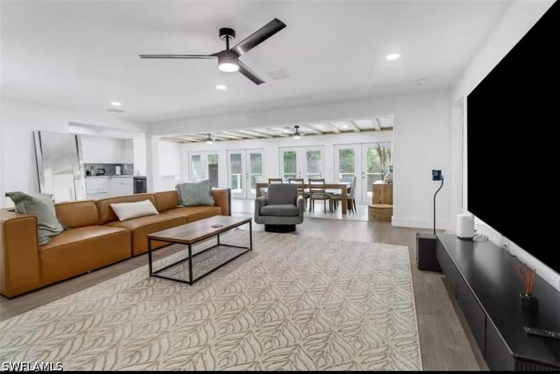 3 bedroom SingleFamilyResidence at 514 14th St N, River Park, Naples — photo 3