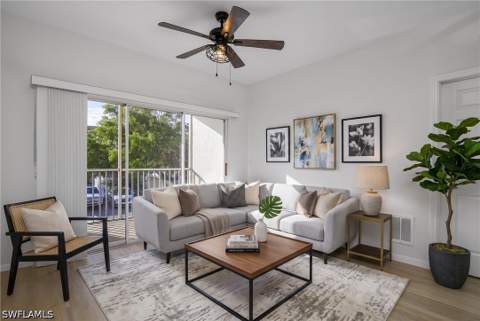 4630 Saint Croix Ln 824, Naples FL - photo 8 of 22