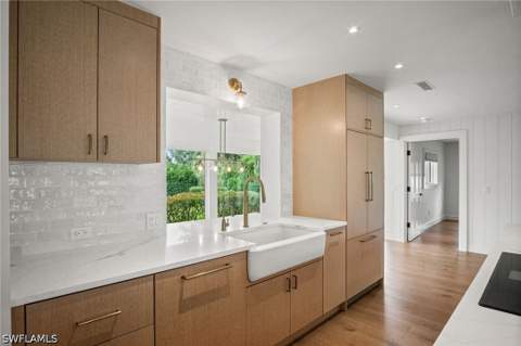 664 Pompano Dr, Naples FL - photo 10 of 41