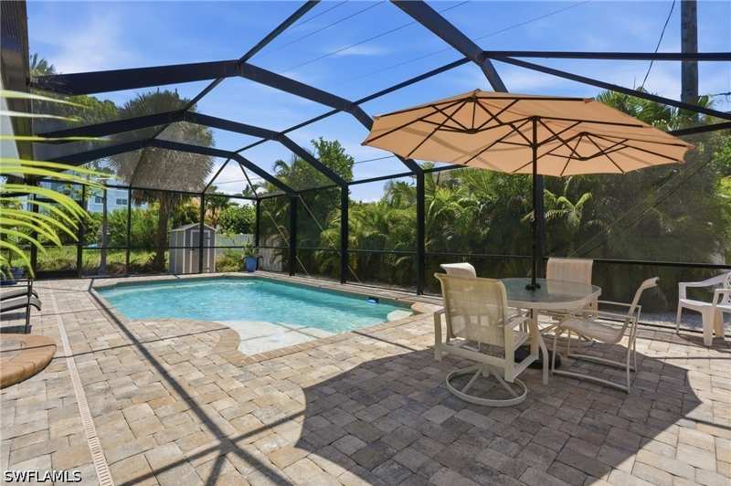 4 bedroom SingleFamilyResidence at 240 Fairweather Ln, Beach Estates, Fort Myers Beach — photo 1