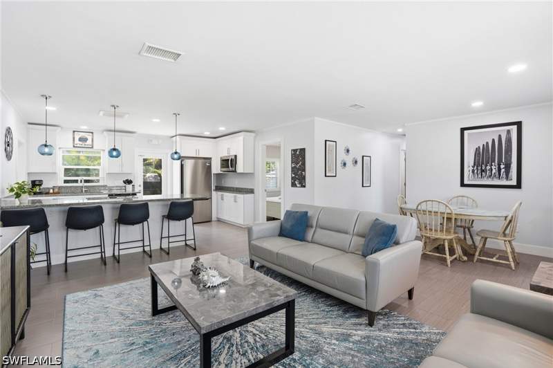 4 bedroom SingleFamilyResidence at 240 Fairweather Ln, Beach Estates, Fort Myers Beach — photo 5