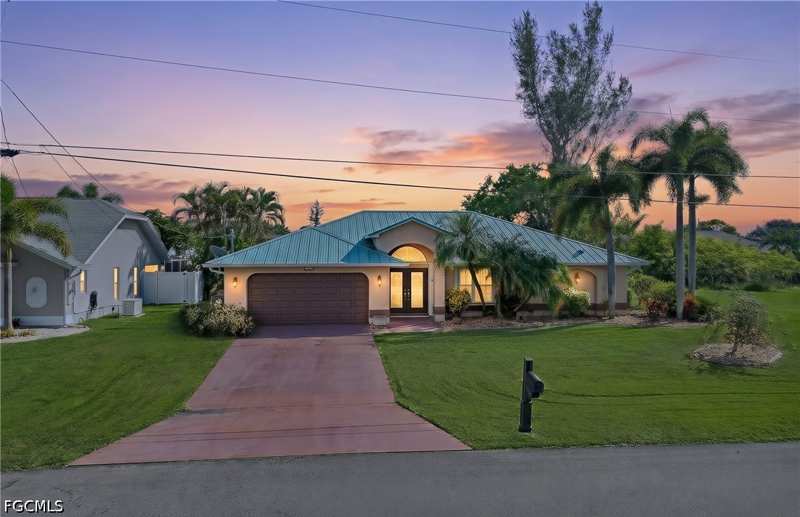 3 bedroom SingleFamilyResidence at 310 SE 23rd St, Cape Coral, Cape Coral — photo 1