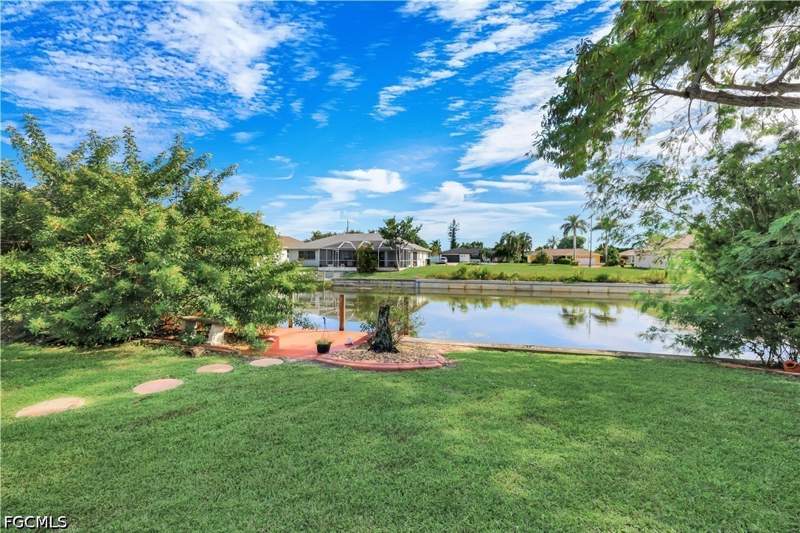 3 bedroom SingleFamilyResidence at 310 SE 23rd St, Cape Coral, Cape Coral — photo 4