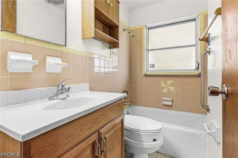 2450 Aztec Dr, Fort Myers FL - photo 15 of 25