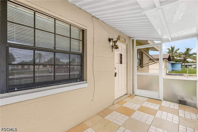 3 bedroom SingleFamilyResidence at 2450 Aztec Dr, Fort Myers, Fort Myers — photo 4