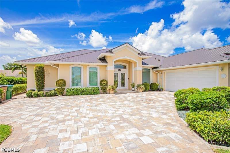 4 bedroom SingleFamilyResidence at 2820 SW 31st Ln, Cape Coral, Cape Coral — photo 2