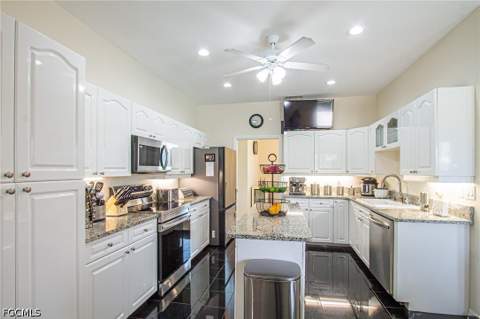 2820 SW 31st Ln, Cape Coral FL - photo 8 of 38