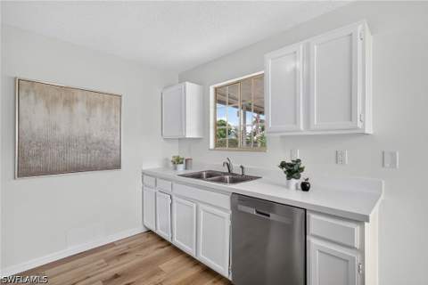 9076 Shaddock Rd W, Fort Myers FL - photo 7 of 25