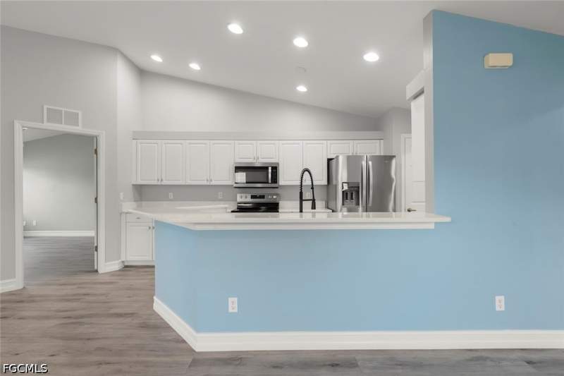 3 bedroom Condominium at 19987 Lake Vista Cir 18C, Kings Green, Lehigh Acres — photo 5