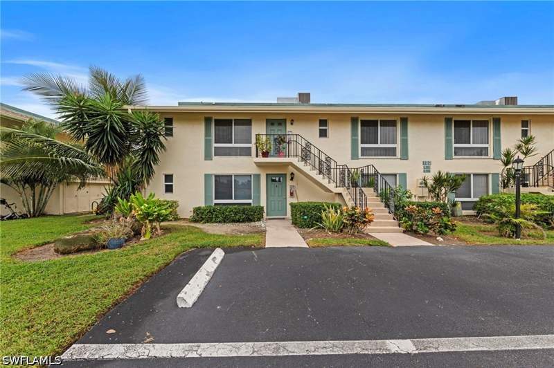 1 bedroom Condominium at 102 Teryl Rd 3, Glades Country Club, Naples — photo 3