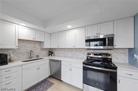 102 Teryl Rd 3, Naples FL - photo 8 of 47