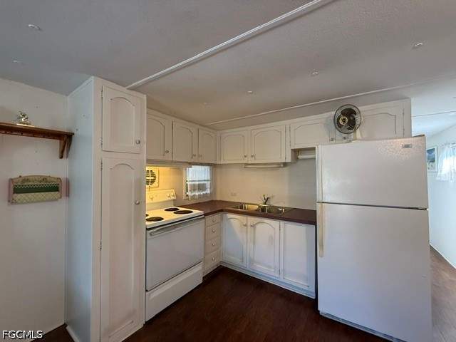2 bedroom ManufacturedHome at 5558 Palm Beach Blvd 266, Sun-N-Fun Mobile Home Village, Fort Myers — photo 4