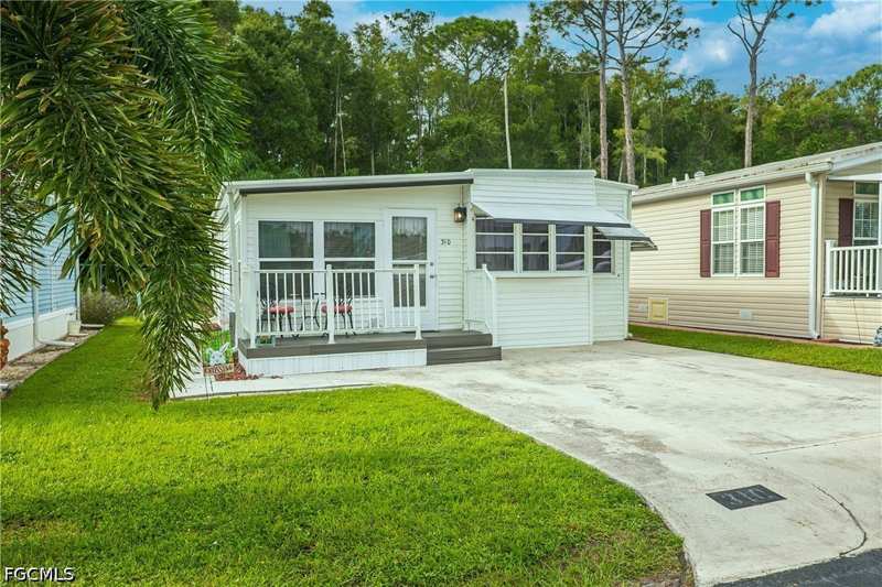 1 bedroom ManufacturedHome at 310 Fountain View Blvd, Fountain View Rv Resort, North Fort Myers — photo 1