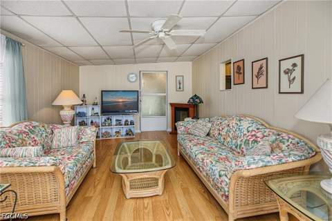 310 Fountain View Blvd, North Fort Myers FL - photo 10 of 37