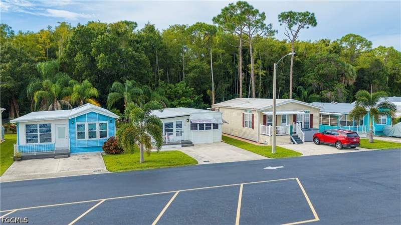 1 bedroom ManufacturedHome at 310 Fountain View Blvd, Fountain View Rv Resort, North Fort Myers — photo 2