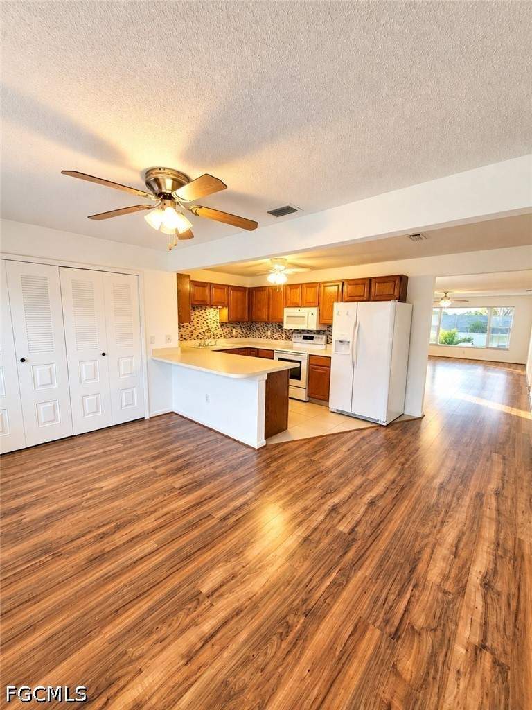 2 bedroom Condominium at 1304 S Brandywine Cir 3, Brandywine, Fort Myers — photo 5