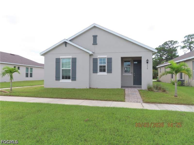 3 bedroom SingleFamilyResidence at 828 Friendship Cir, Belle Arbor, Labelle — photo 2