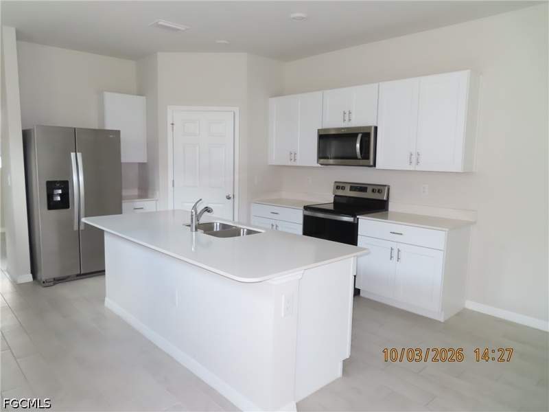 3 bedroom SingleFamilyResidence at 828 Friendship Cir, Belle Arbor, Labelle — photo 4