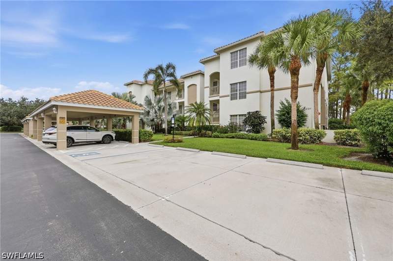 2 bedroom Condominium at 8239 Parkstone Pl 304, Waterford At Vanderbilt Country Club, Naples — photo 4