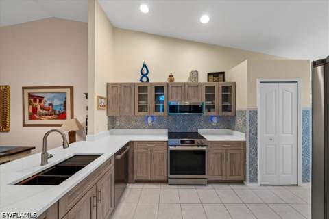 5485 Whitten Dr, Naples FL - photo 10 of 27