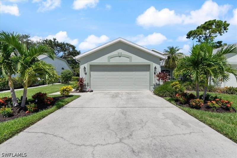 3 bedroom Attached at 5485 Whitten Dr, Villas Of Whittenberg, Naples — photo 3