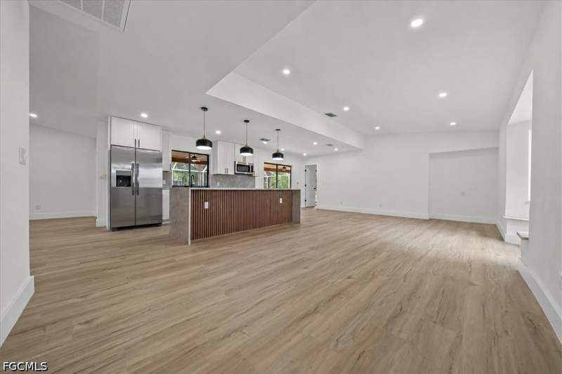 4 bedroom SingleFamilyResidence at 18682 Spruce Dr E, San Carlos Park, Fort Myers — photo 4