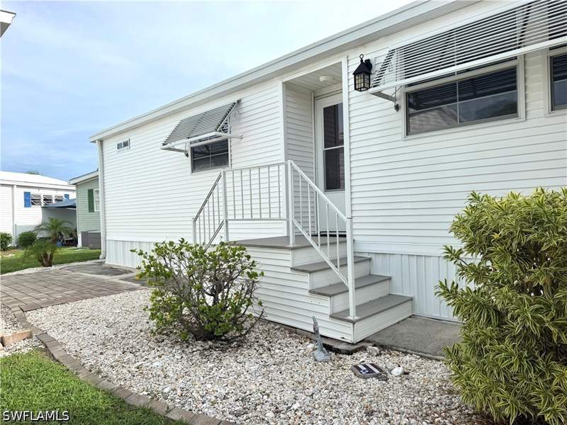 2 bedroom ManufacturedHome at 4580 Slash Pine Way E, Riverwoods Plantation, Estero — photo 3