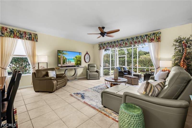 3 bedroom Townhouse at 8250 Village Edge Cir 6, Lakewood Village, Fort Myers — photo 4