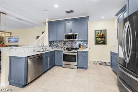 8250 Village Edge Cir 6, Fort Myers FL - photo 6 of 28