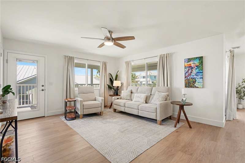 3 bedroom SingleFamilyResidence at 942 Prescott St, San Carlos On The Gulf, Fort Myers Beach — photo 1