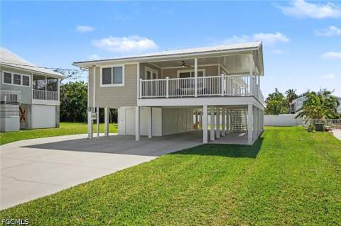 942 Prescott St, Fort Myers Beach FL - photo 8 of 33