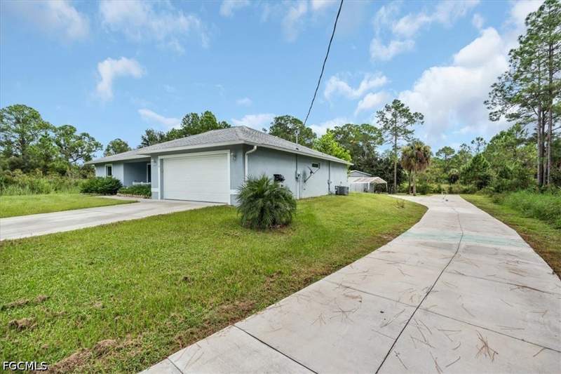 3 bedroom SingleFamilyResidence at 2116 Scott Ave, Lehigh Acres, Alva — photo 2