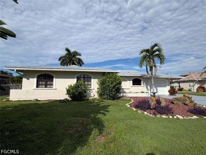 4 bedroom SingleFamilyResidence at 3754 SE 1st Pl, Cape Coral, Cape Coral — photo 3
