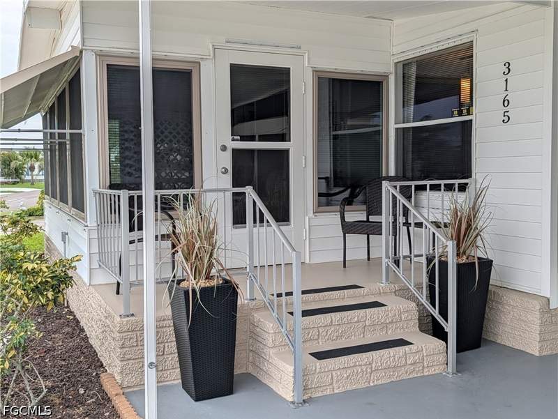 2 bedroom ManufacturedHome at 3165 Mercury Ln, Tamiami Village, North Fort Myers — photo 3