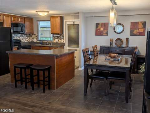 3165 Mercury Ln, North Fort Myers FL - photo 9 of 41