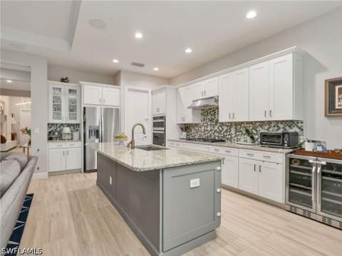 9078 Montserrat Dr, Naples FL - photo 6 of 43