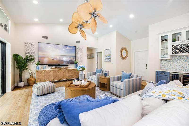 3 bedroom SingleFamilyResidence at 1374 Foxfire Ln, Foxfire, Naples — photo 3