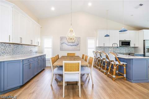 1374 Foxfire Ln, Naples FL - photo 7 of 33